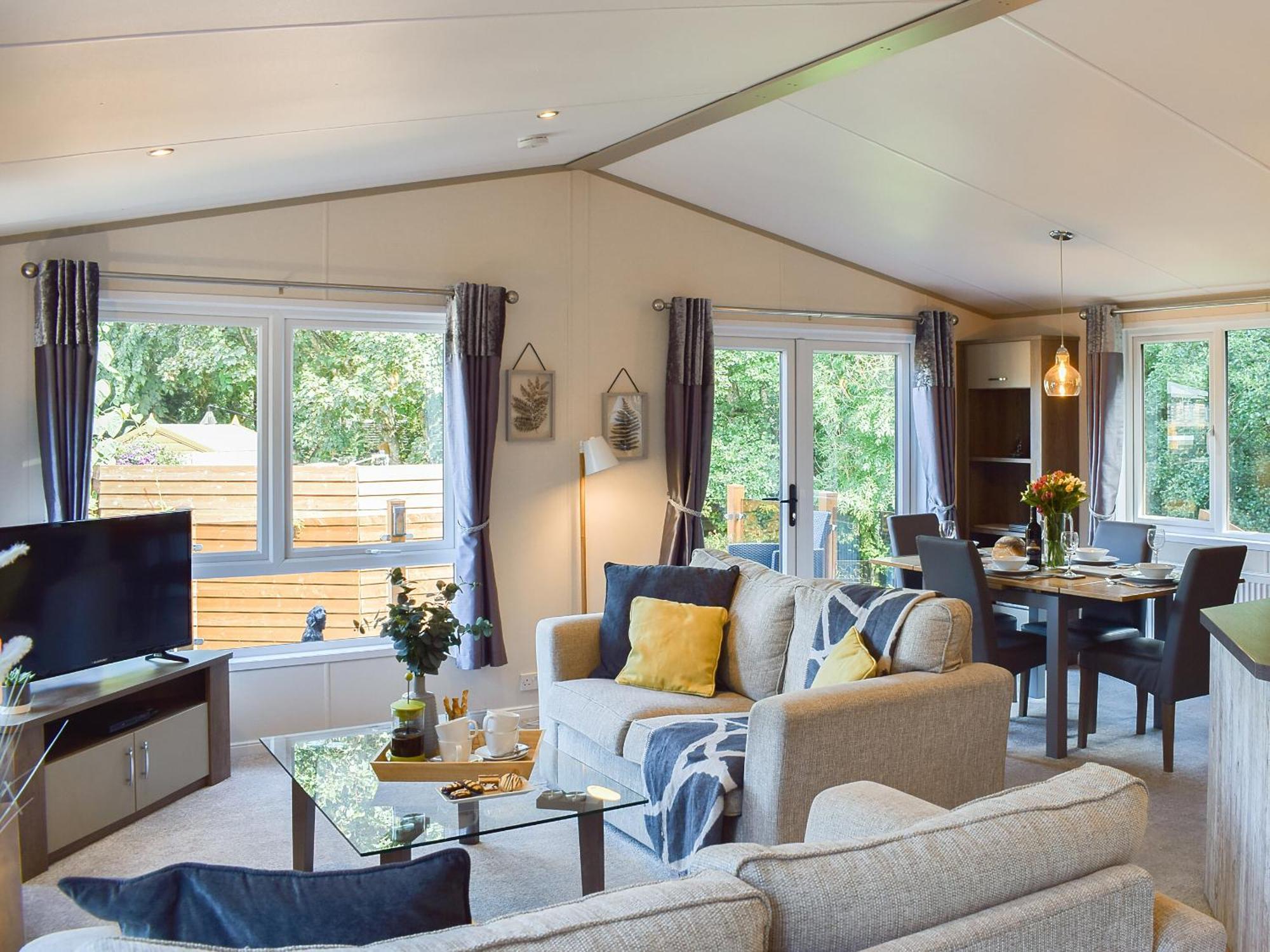 Riverside Lodge Охтерардър Екстериор снимка