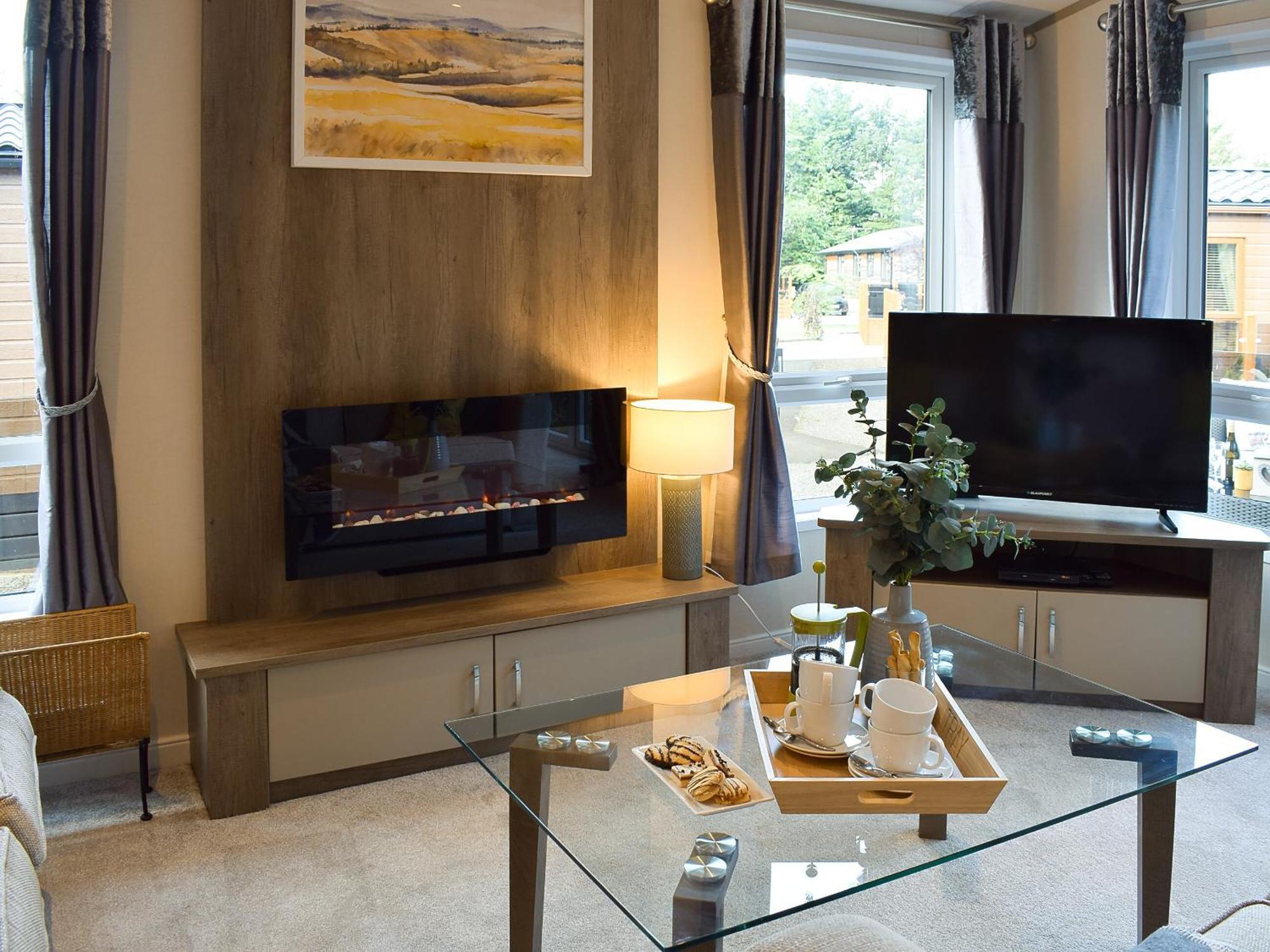 Riverside Lodge Охтерардър Екстериор снимка