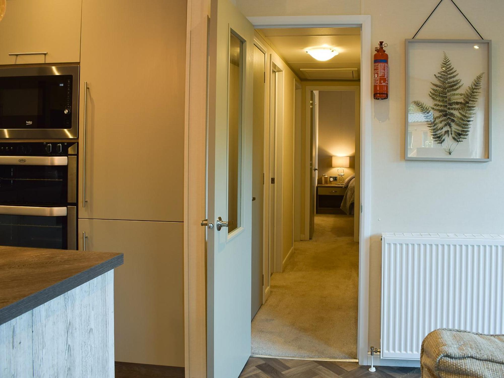 Riverside Lodge Охтерардър Екстериор снимка